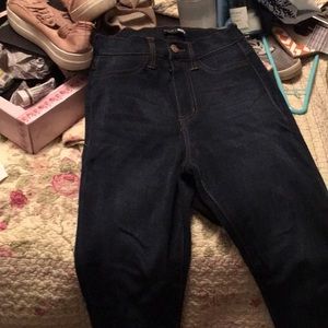 Dark wash brand new never worn fashionova jeans